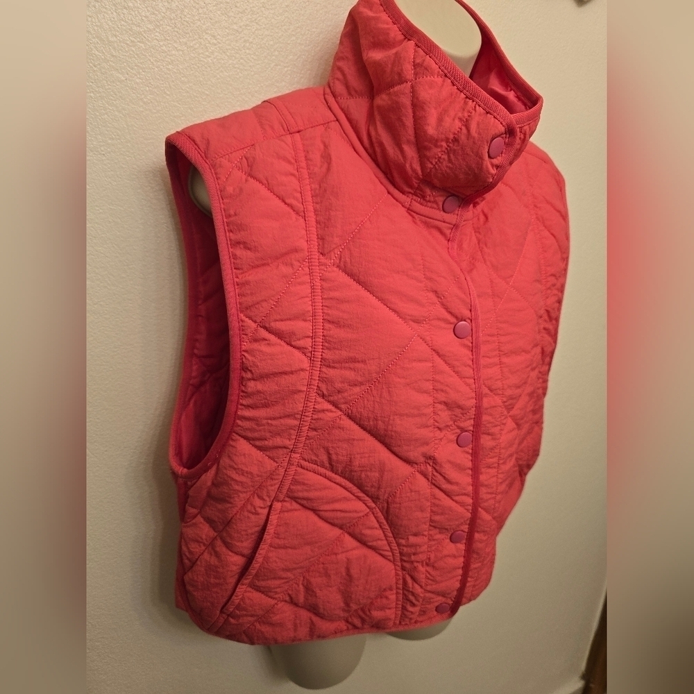 NWT Love Tree Ultra Light Ladies Quilted Pink Vest - Picture 3 of 4